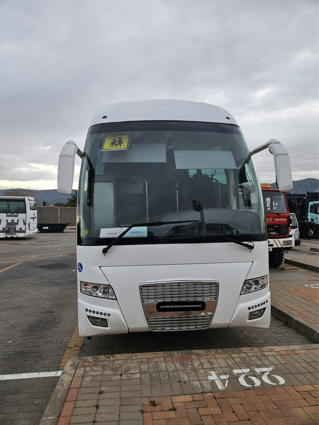 IVECO HISPANO 55 + 1 + 1 -- 3/2012