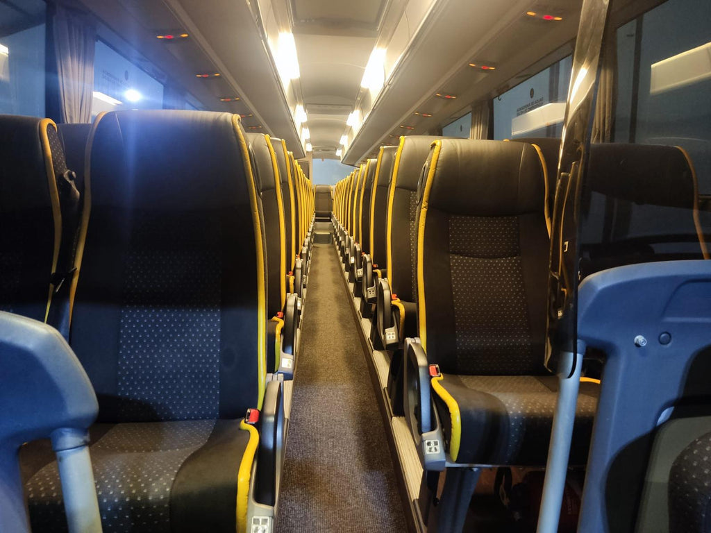 SCANIA OMNIEXPRESS 57 + 1 + 1 -- 10/2013