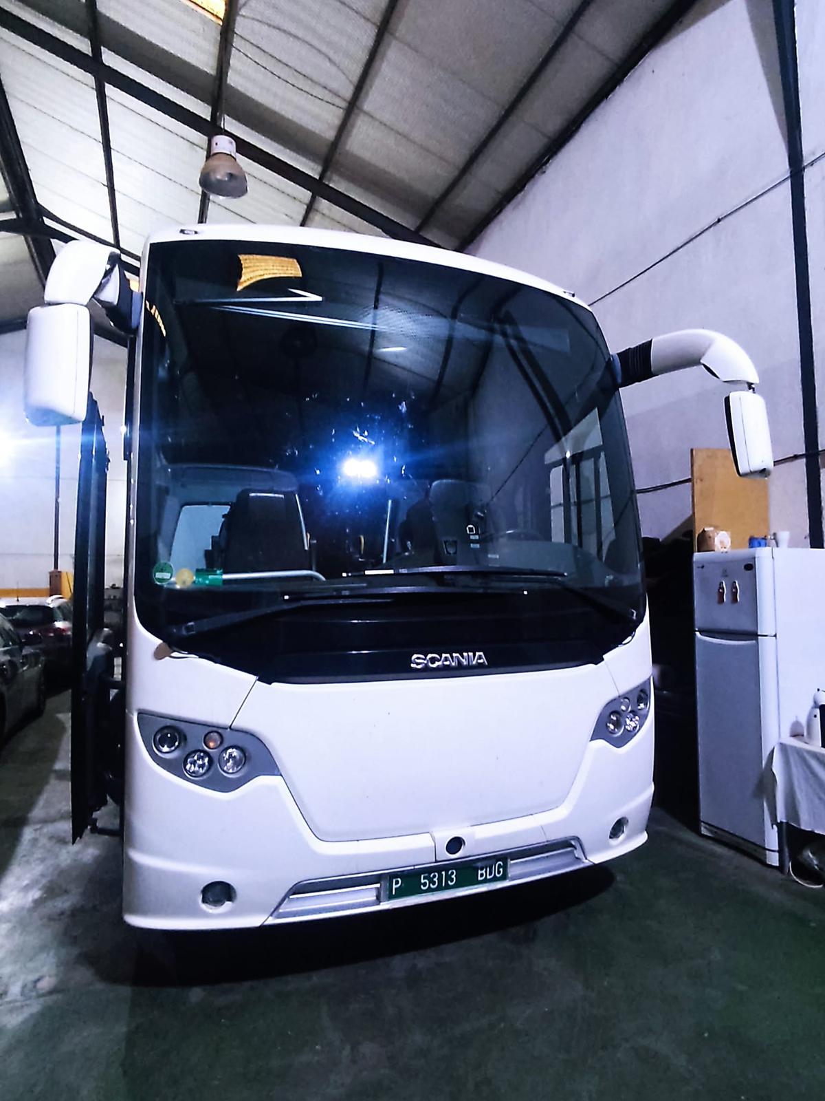 SCANIA OMNIEXPRESS 57 + 1 + 1 -- 10/2013