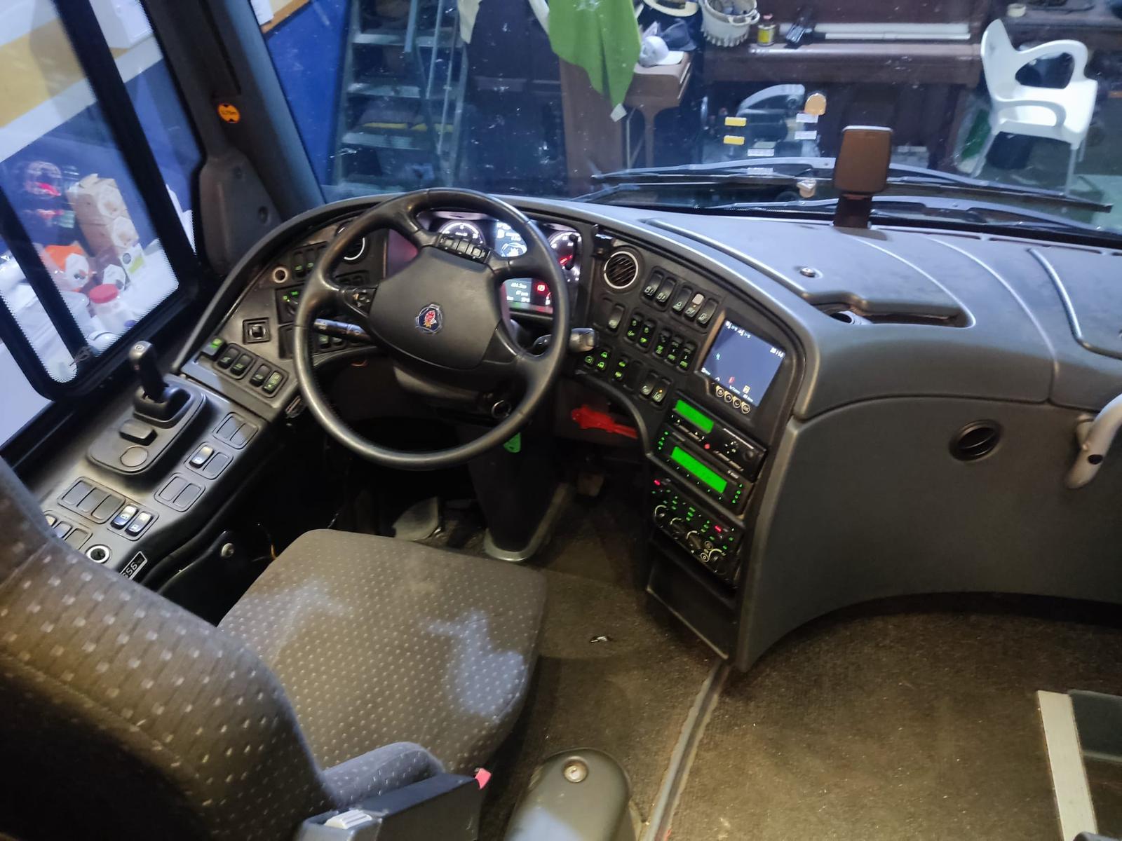SCANIA OMNIEXPRESS 57 + 1 + 1 -- 10/2013