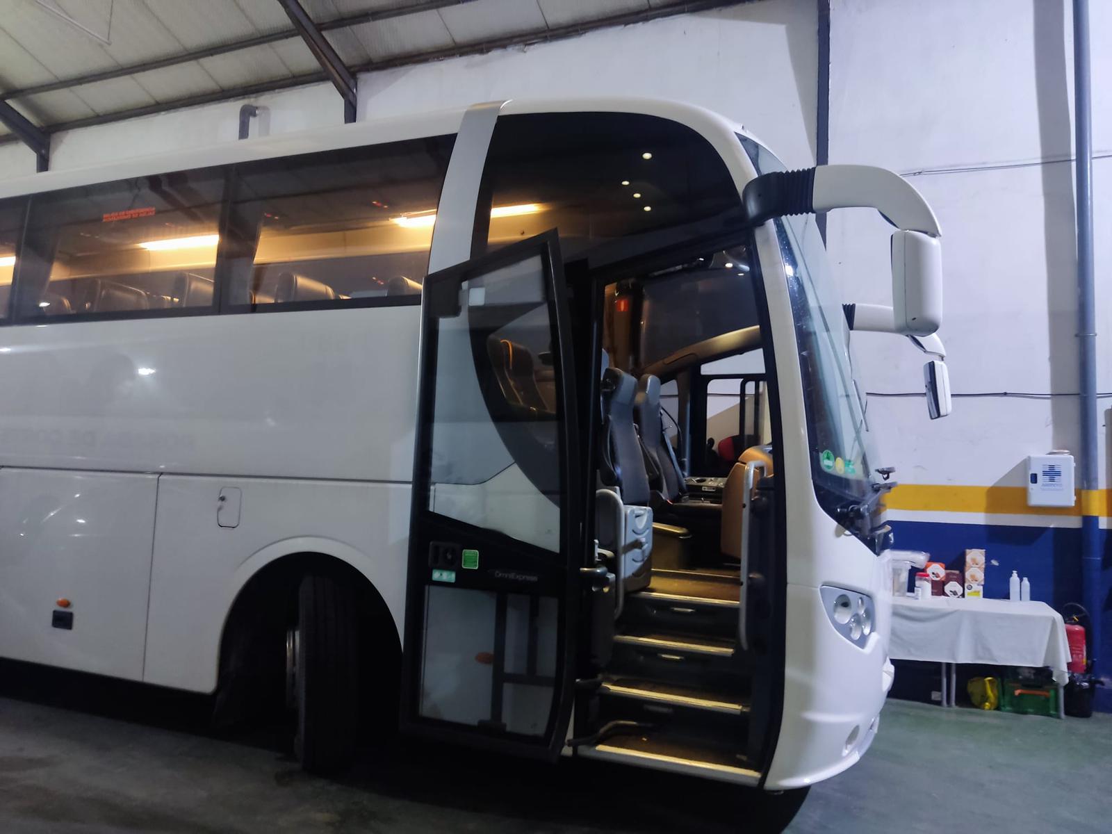 SCANIA OMNIEXPRESS 57 + 1 + 1 -- 10/2013