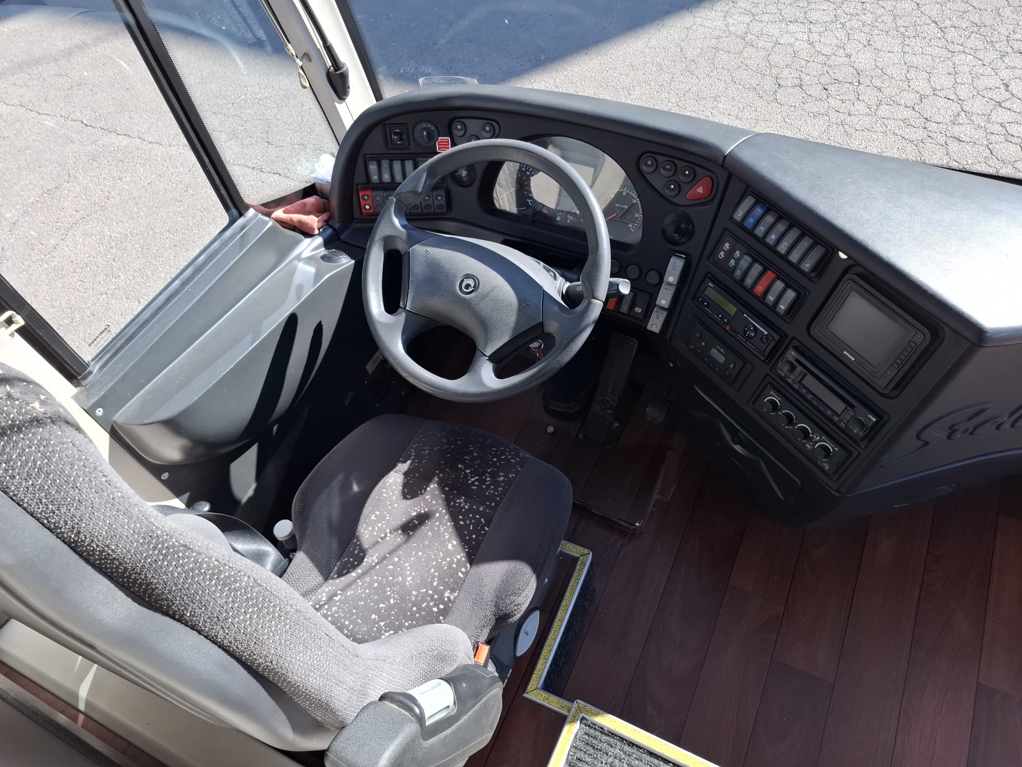 IVECO KING LONG 55 + 1 + 1 -- 7/2016