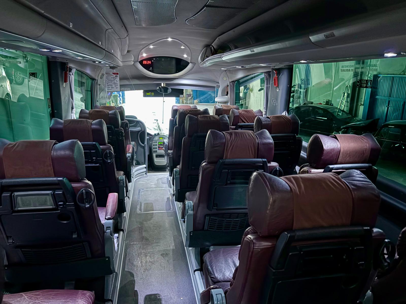 IRIZAR PB 38 + 1 + 1 VIP -- 3/2011