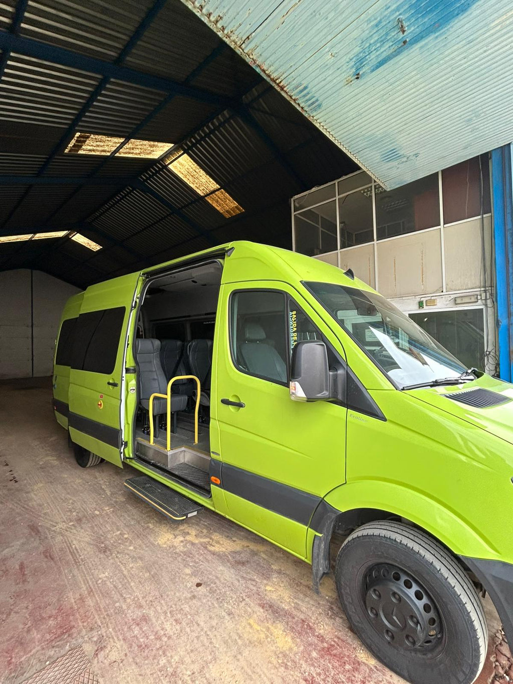 MERCEDES SPRINTER 15 + 1 + 1 (4 UNIDADES) -- 8/2017